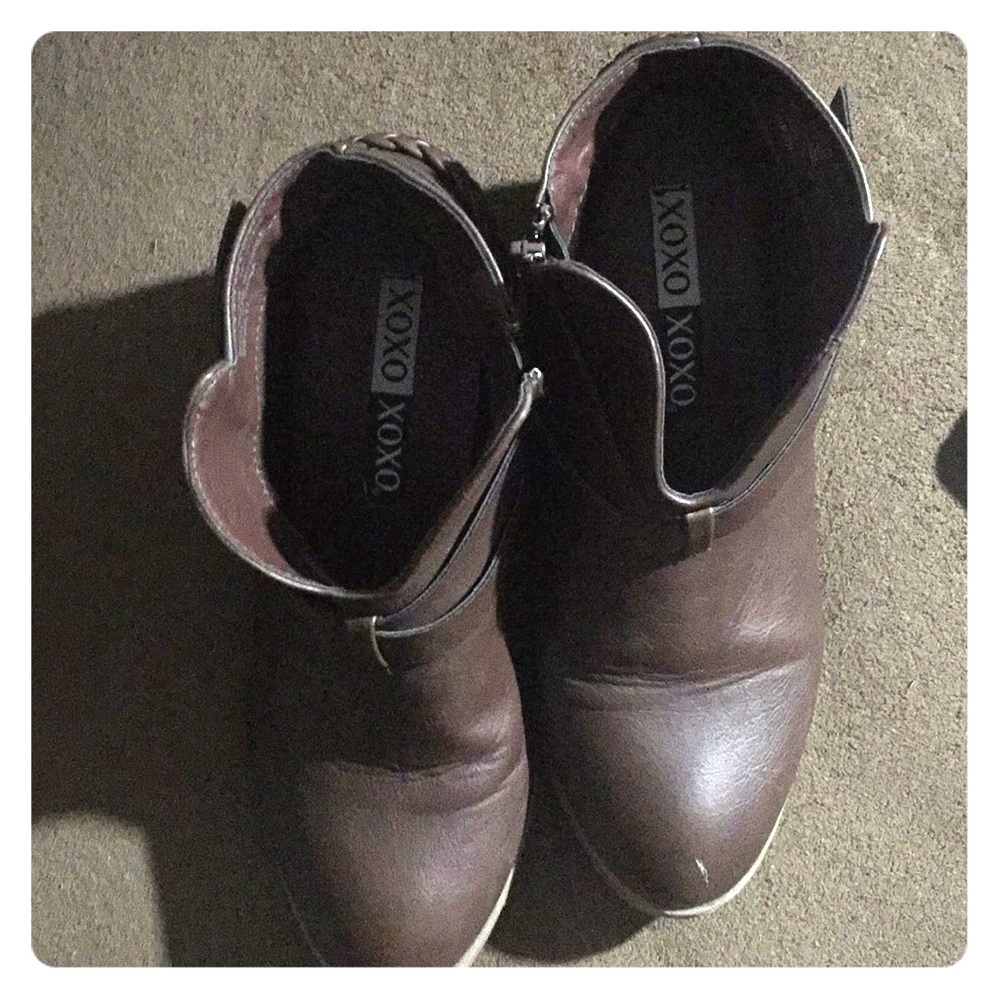 Xoxo booties size 3 youth in good conditions.